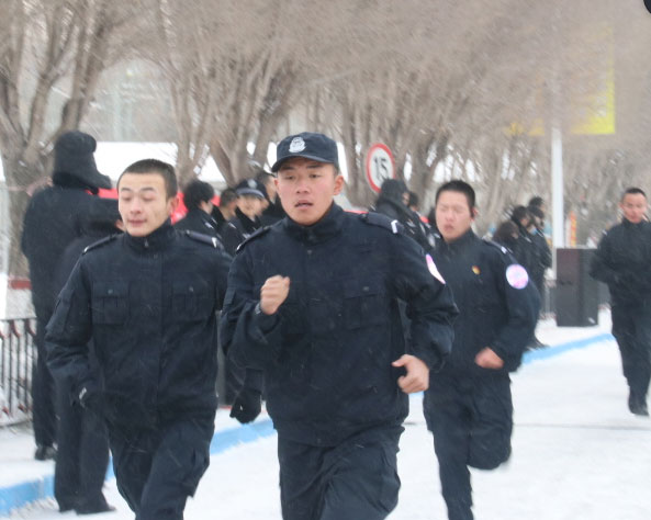 新疆大學(xué)生公益跑活動走進(jìn)新疆司法警官學(xué)校