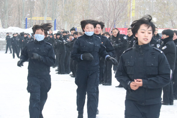 新疆大學(xué)生公益跑活動走進(jìn)新疆司法警官學(xué)校