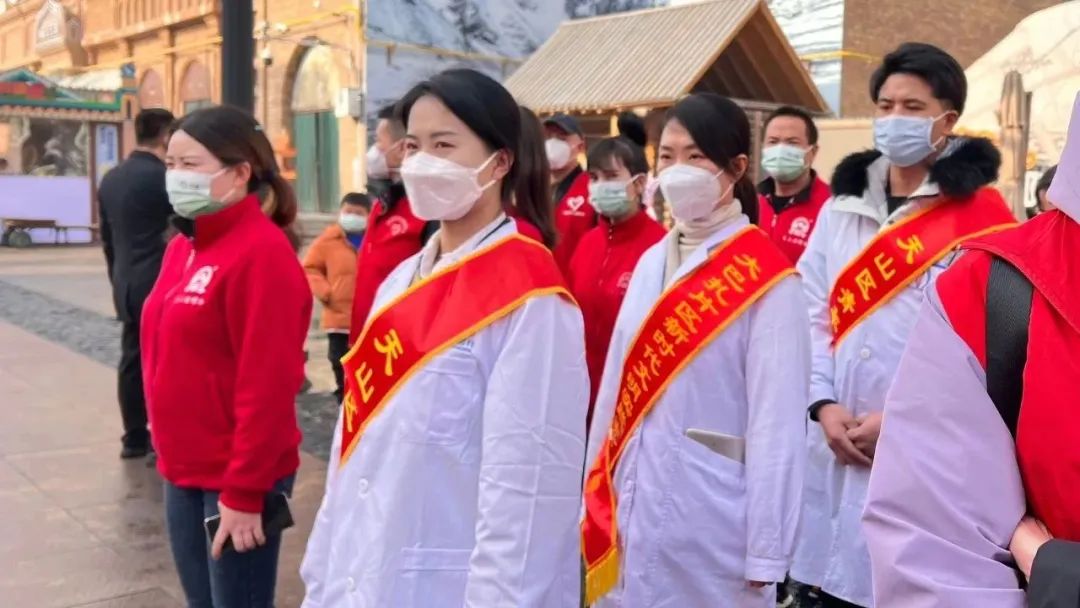 【不褪色的雷鋒精神】青春建功新時(shí)代，志愿奉獻(xiàn)我先行