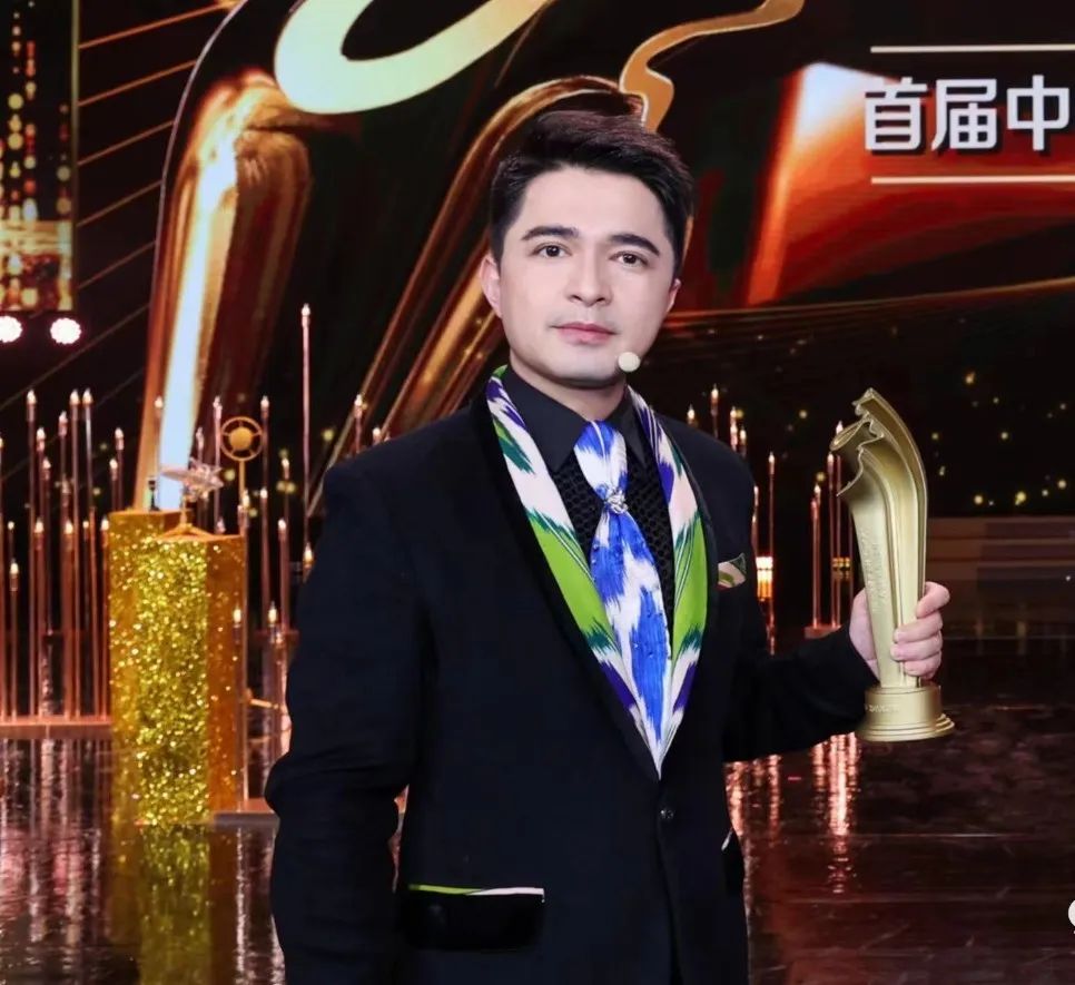 從演播室到手術(shù)室，主持人海米提的摘鏡之旅